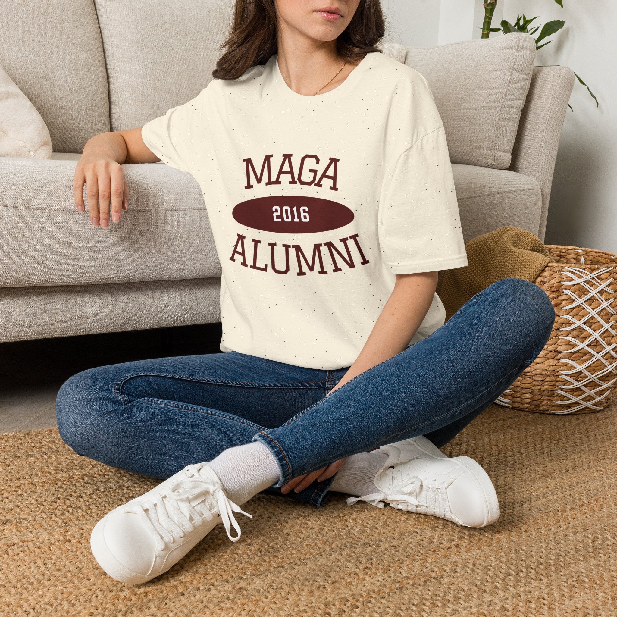 MAGA Alumni 2016 T-Shirt - Vintage Collegiate Political Tee